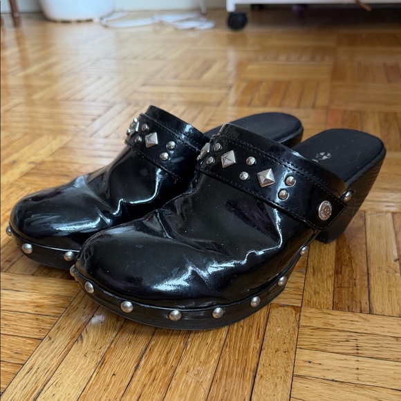 lindsey phillips Shoes - Patent Black Studded Slip-On Clogs for Women